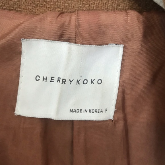 Cherykoko Tan Coat - Picture 4 of 8